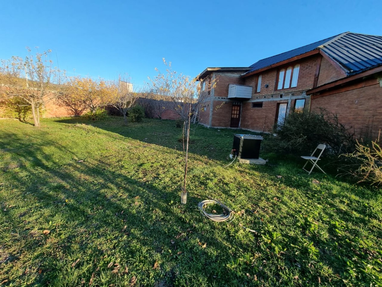 CASA DE 5 DORMITORIOS EN LA LOCALIDAD DE CHOLILA -CHUBUT-