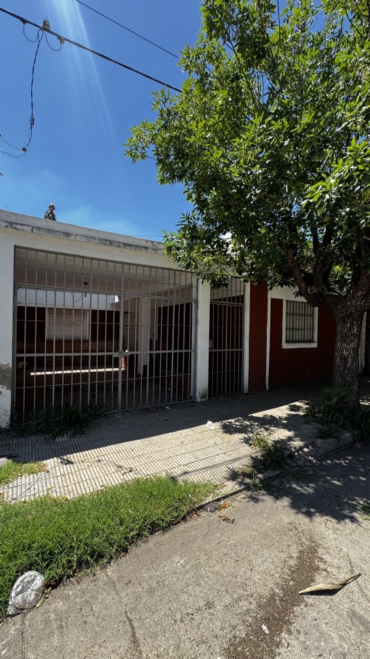 CASA EN BARRIO LOS PLATANOS