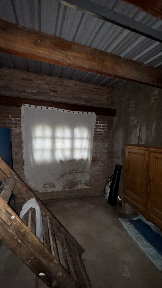 CASA DE DOS DORMITORIOS EN BARRIO LOS GRANADOS