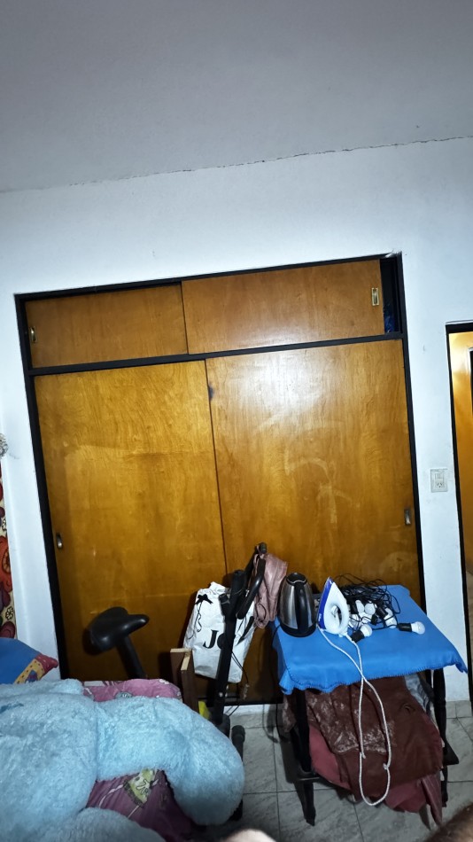 CASA DE DOS DORMITORIOS EN BARRIO LOS GRANADOS