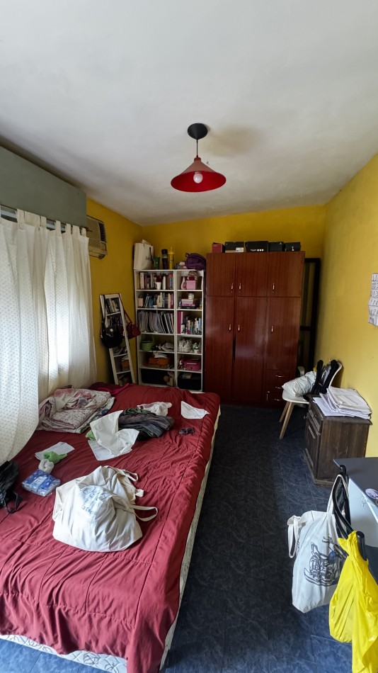 CASA DE DOS DORMITORIOS EN BARRIO LOS GRANADOS