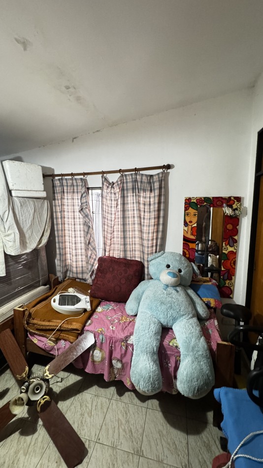 CASA DE DOS DORMITORIOS EN BARRIO LOS GRANADOS