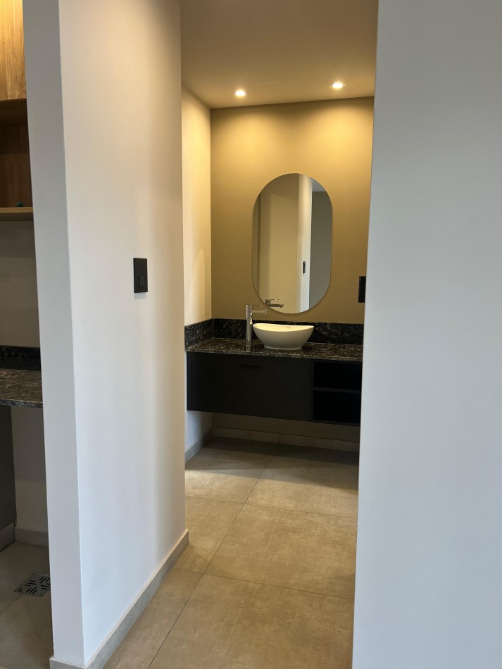 Dpto en venta de 1 dormitorio sobre Av. Duarte Quiros 
