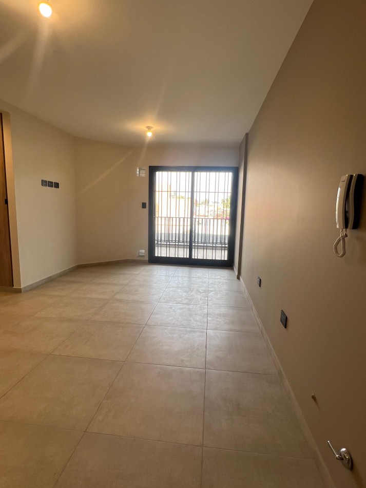 Dpto en venta de 1 dormitorio sobre Av. Duarte Quiros 